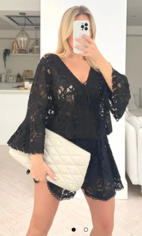 BLACK LACE BLOUSE SHORT COORD SET Best mini dresses for hourglass body shape