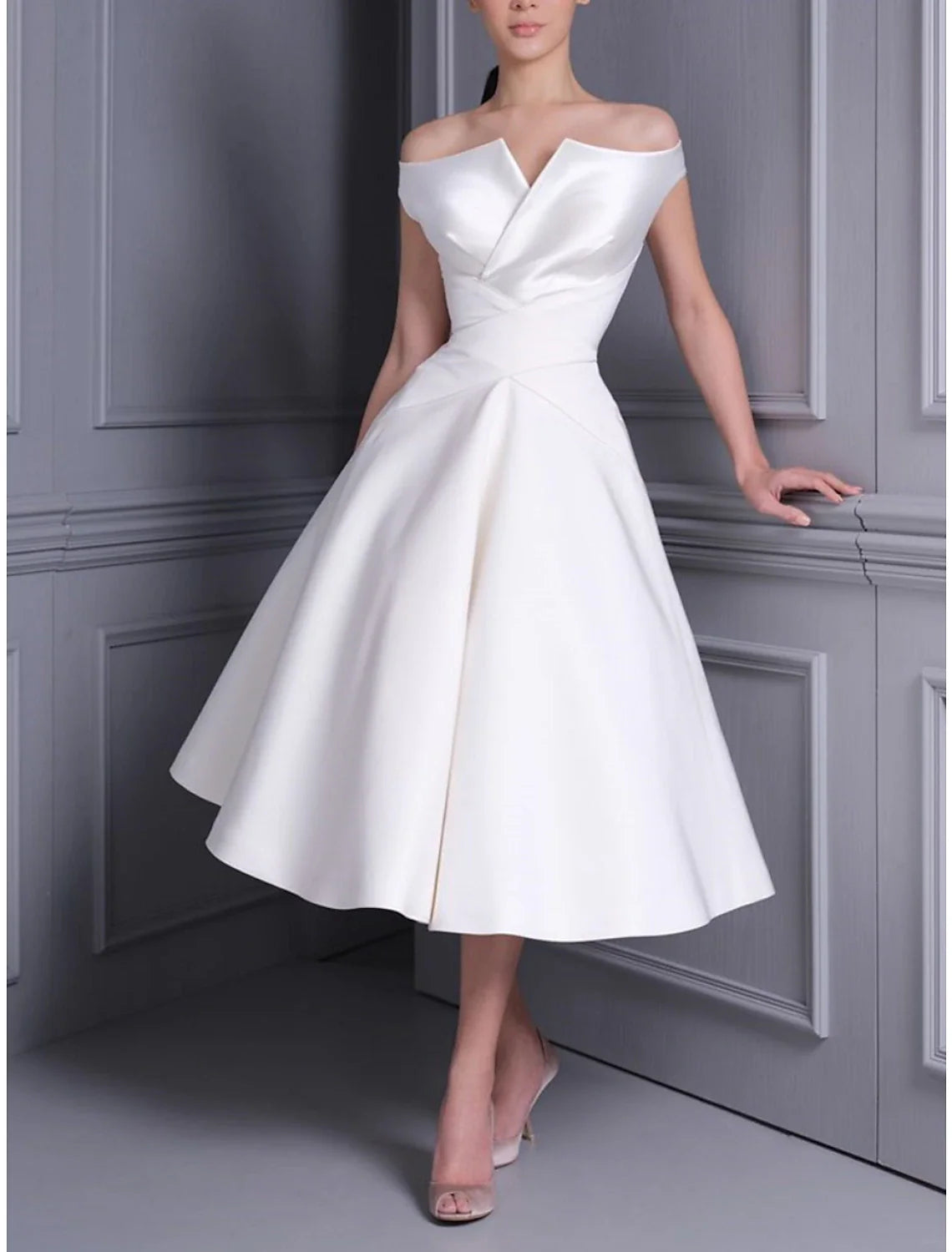 Bridal Shower Simple Wedding Dresses Mature Wedding Dresses Sheath / Column V Neck Sleeveless Knee Length Chiffon Bridal Gowns With Ruched Solid Color Strapless Bridal Dress